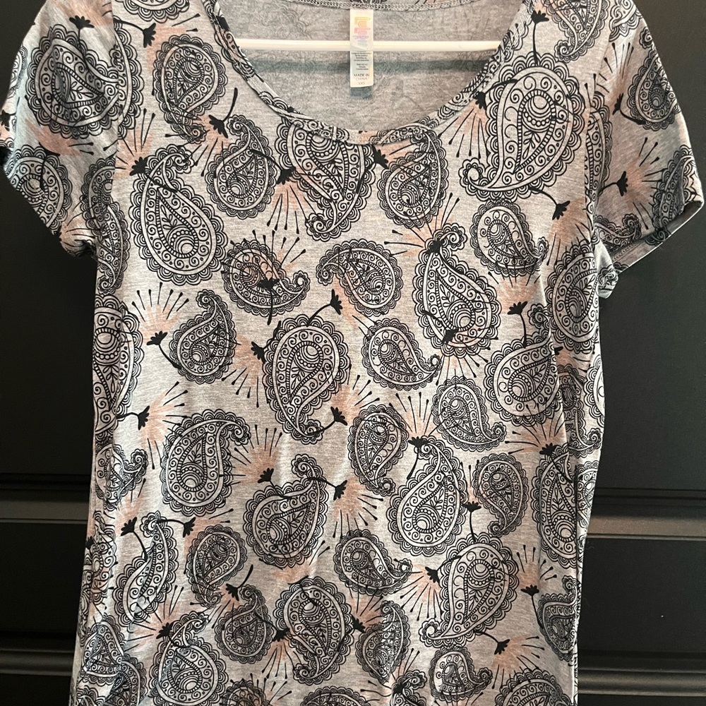 XXS lularue tshirt